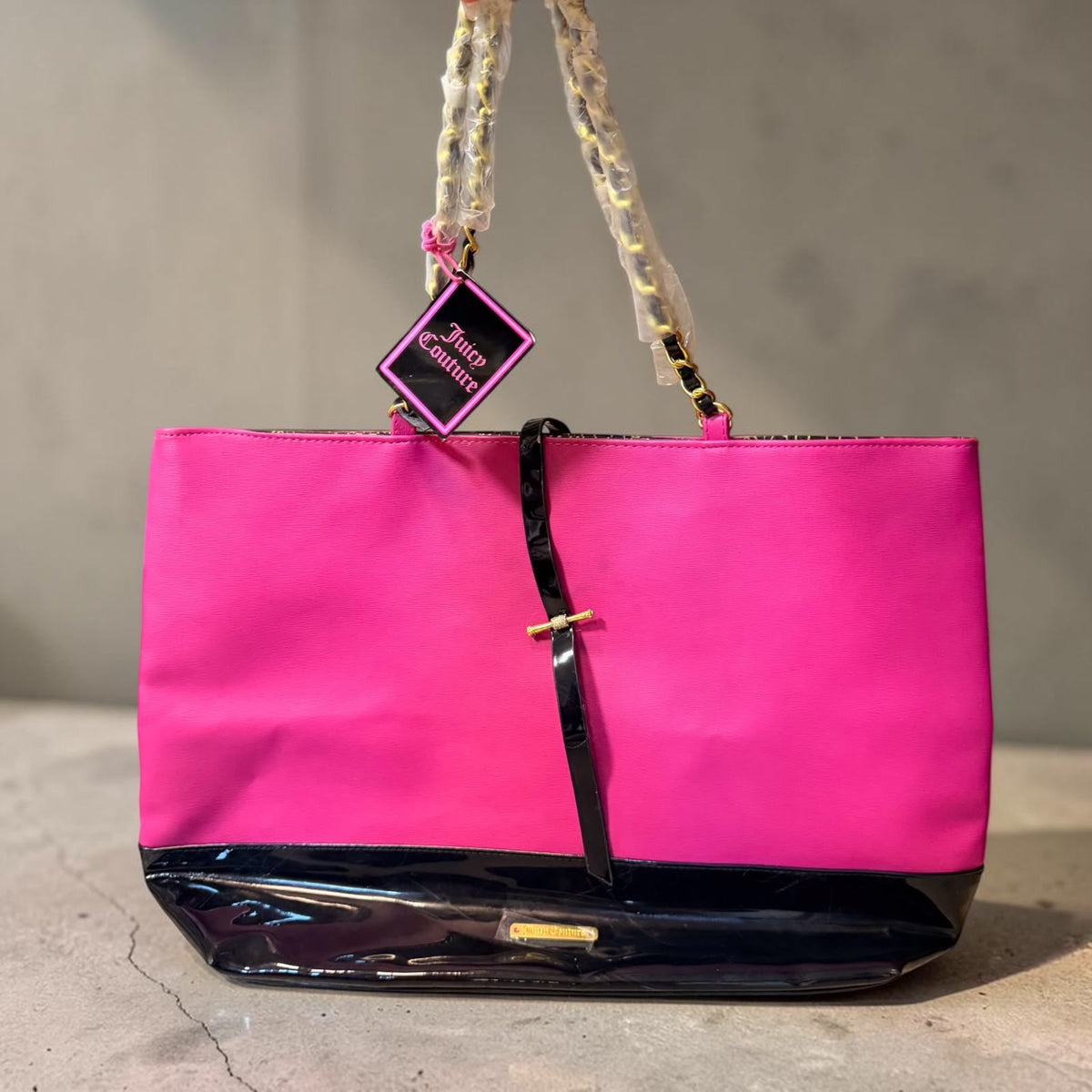 Bolso tote Juicy Couture rosa y negro